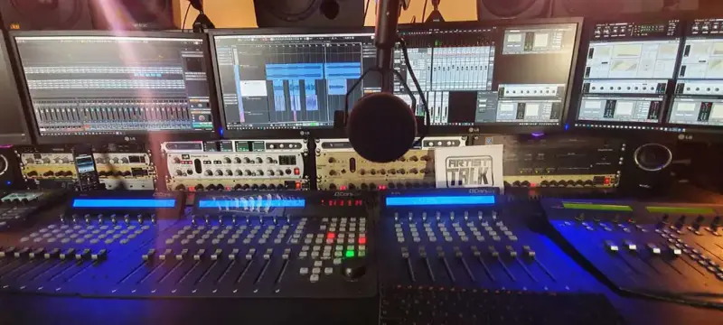 Guitar recording 3 Digital mixing console and control room at SOUNDSTARSTUDIOS recording studio in Munich